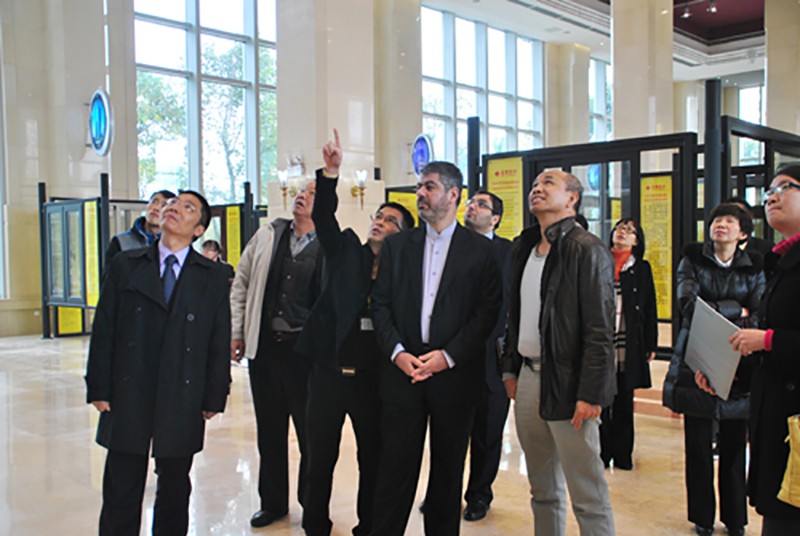 伊朗驻广州总领事馆一行莅临坚美铝业集团参观